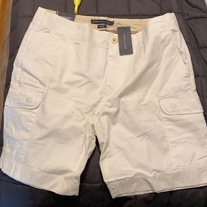 Tommy Hilfiger men’s white cargo shorts size 34